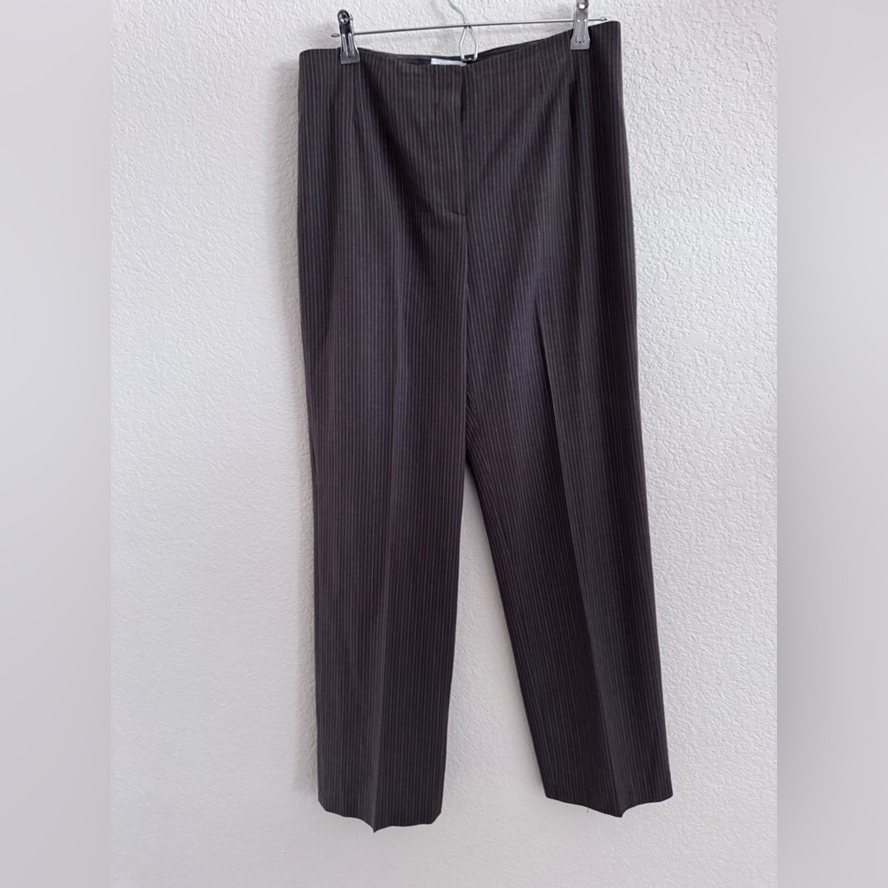 Barneys New York Classic Brown Pinstripe Women’s Suit Approximate Size 8 No Tag - Picture 8 of 16